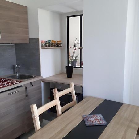Studio En Plein Centre Ville - 2 A 4 Personnes Tence Luaran gambar