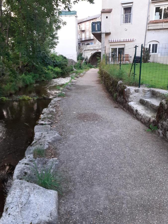 Studio En Plein Centre Ville - 2 A 4 Personnes Tence Luaran gambar