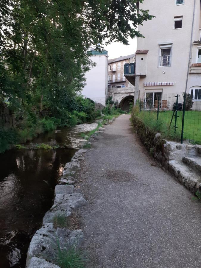 Studio En Plein Centre Ville - 2 A 4 Personnes Tence Luaran gambar