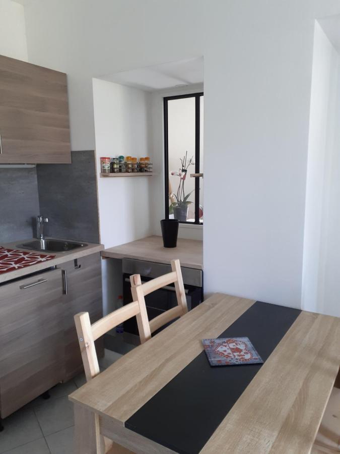 Studio En Plein Centre Ville - 2 A 4 Personnes Tence Luaran gambar